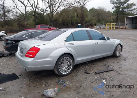 2012 Mercedes-Benz S 550 4Matic z USA, uszkodzony, nr VIN WDDNG9EB3CA420890